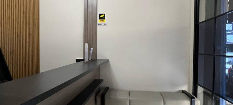 三宝垄布伦酒店红门合作(Brenn Hotel Semarang Mitra Reddoorz)图片