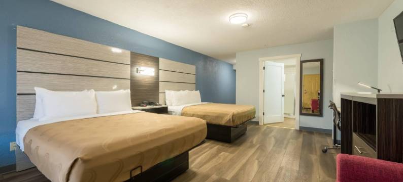 派克峰曼尼托温泉凯艺套房酒店(Quality Inn & Suites Manitou Springs at Pikes Peak)图片