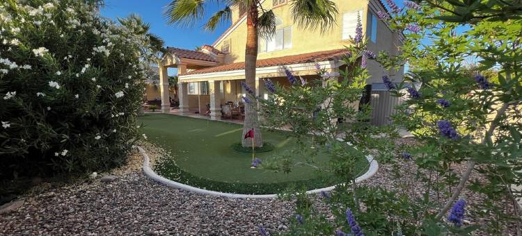 Golf, Game Room, Dining Area, Two Living Rooms, 2500 sq2, 4 Beds, 3 Full Bath图片