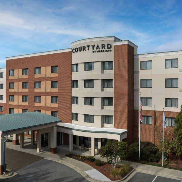 格林斯伯勒机场万怡酒店(Courtyard Greensboro Airport)图片