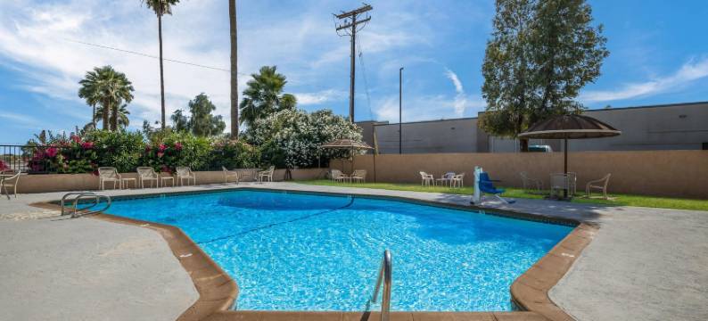 罗德韦因&套房布莱斯I-10(Rodeway Inn & Suites Blythe I-10)图片