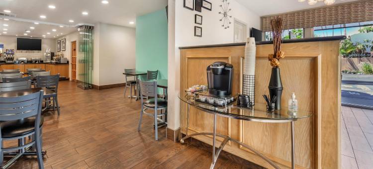 松树贝斯特韦斯特酒店(Best Western Pine Tree Motel)图片