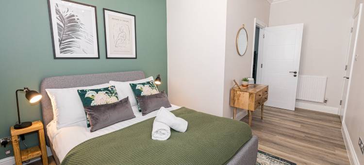 Beachside Home with Private Garden   Parking | Sleeps 6图片