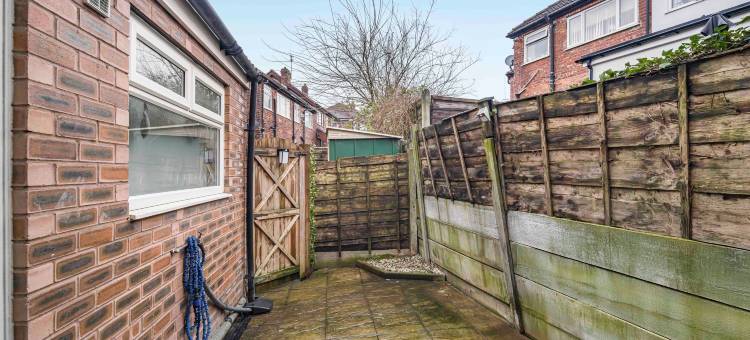 Cozy 3-Bedroom Home in Droylsden图片