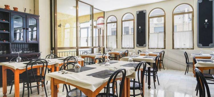 OYO安达卢萨海岸酒店(Hotel Costa Andaluza)图片