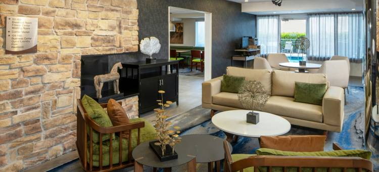 迈尔斯堡珊瑚角万枫酒店及套房(Fairfield Inn & Suites Fort Myers Cape Coral)图片