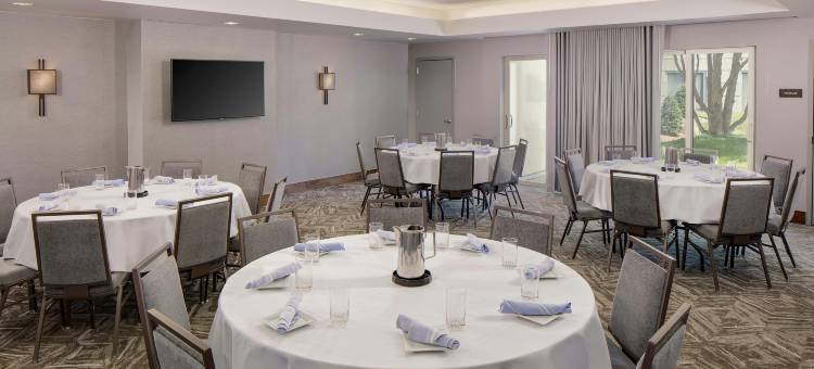波士顿马尔伯勒希尔顿安泊套房酒店(Embassy Suites by Hilton Boston Marlborough)图片