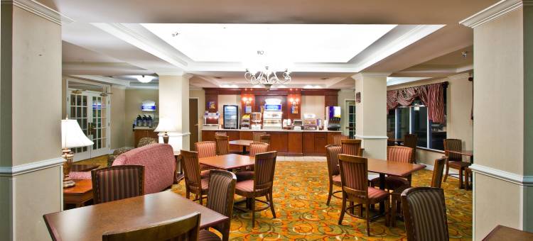 利夫奥克智选假日酒店&套房(Holiday Inn Express & Suites Live Oak)图片