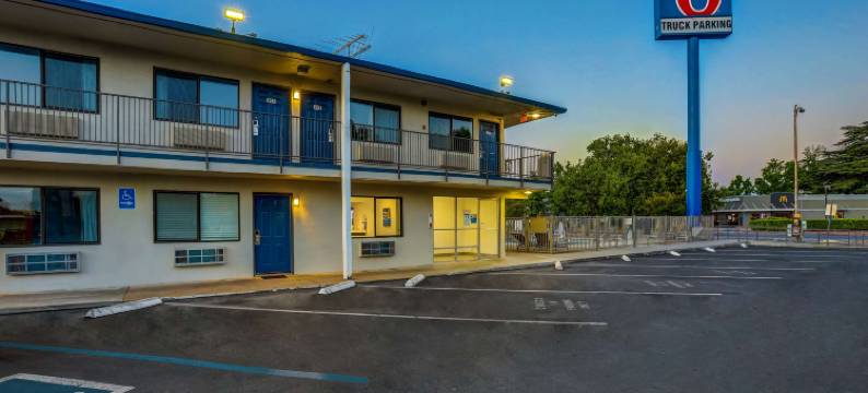 雷德布拉夫6号汽车旅馆(Motel 6 Red Bluff, CA)图片