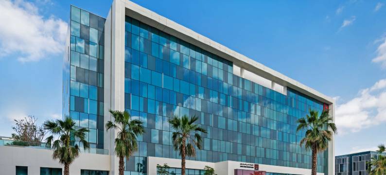 迪拜硅谷绿洲丽芮酒店(Radisson Red Hotel, Dubai Silicon Oasis)图片