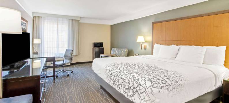 鲁伊多索唐斯拉昆塔温德姆套房酒店(La Quinta Inn & Suites by Wyndham Ruidoso Downs)图片