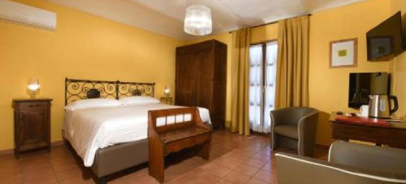 阿马利亚朗格农家乐酒店(Amalia Cascina in Langa)图片