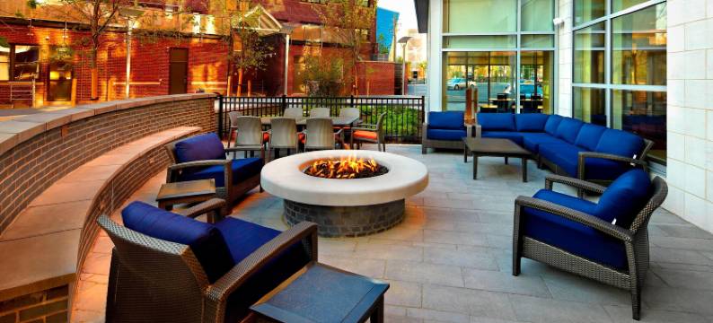 克里弗兰大学圈万怡酒店(Courtyard Cleveland University Circle)图片