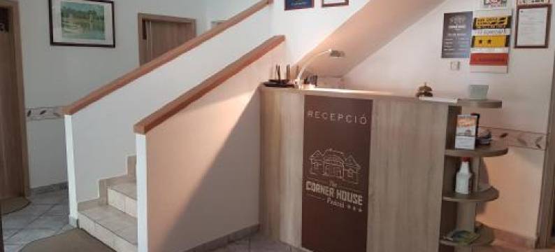 畔兹奥角屋酒店(The Corner House Panzio)图片