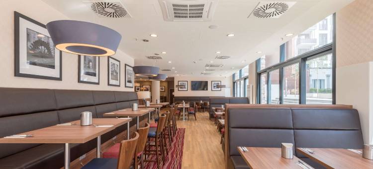 汉堡市中心希尔顿欢朋酒店(Hampton by Hilton Hamburg City Centre)图片