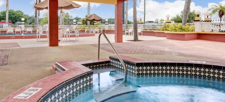 豪生温德姆酒店-克利尔沃特或达尼丁(Howard Johnson by Wyndham Clearwater - Dunedin)图片