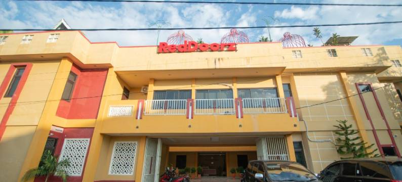 红门酒店 沙利亚 @ 加兰 加查 马达 梅拉博赫(RedDoorz Syariah @ Jalan Gajah Mada Meulaboh)图片