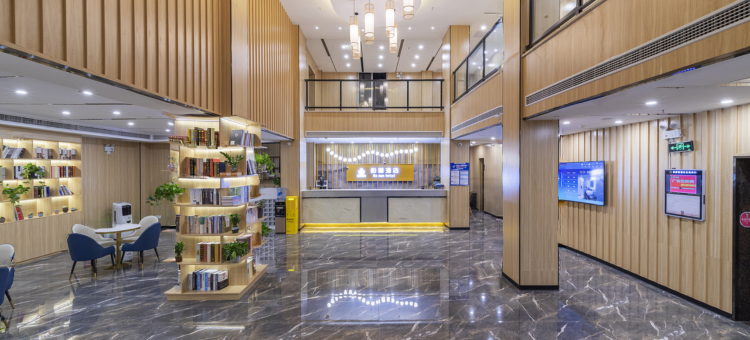 柏蔓酒店(峨眉高铁站沃尔玛广场店)图片