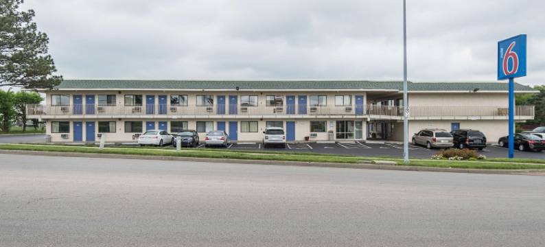 密苏里堪萨斯城 - 机场 6 号汽车旅馆(Motel 6 Kansas City, MO - Airport)图片