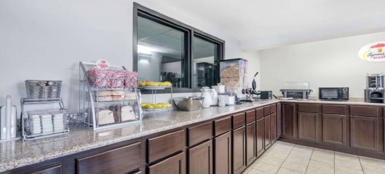 皮尔温德姆速8酒店(Super 8 by Wyndham Pierre SD)图片