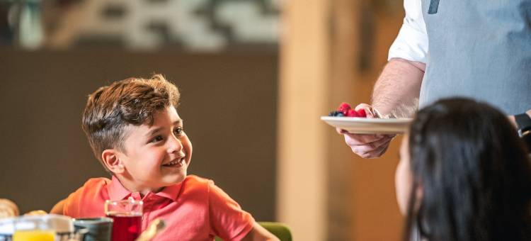 迪拜科学园假日套房酒店(Holiday Inn & Suites Dubai Science Park)图片