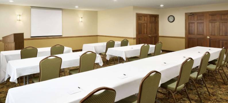 格林内尔丽怡酒店(Country Inn & Suites by Radisson, Grinnell, IA)图片