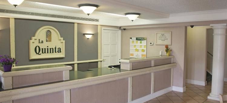 法明顿拉昆塔温德姆酒店(La Quinta Inn by Wyndham Farmington)图片