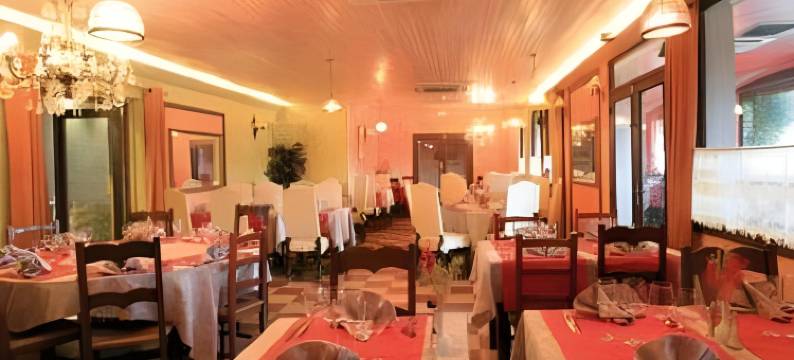 莱斯维涅斯布兰彻斯酒店(Logis Vignes Blanches Hôtel Cosy et Restaurant de Terroir)图片