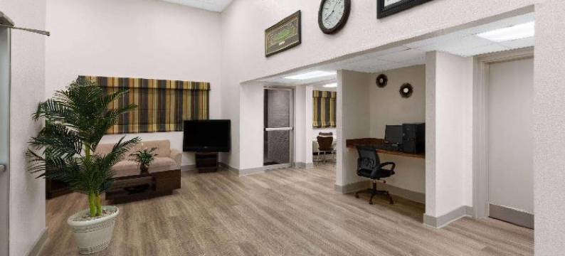 巴吞鲁日-I-10温德姆速8酒店(Super 8 by Wyndham Baton Rouge/I-10)图片