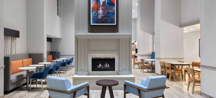 夏洛茨维尔-大学区欢朋套房酒店(Hampton Inn & Suites Charlottesville-at the University)图片