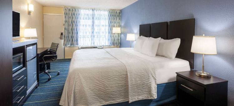 查尔斯镇/哈珀斯费里戴斯酒店(Days Inn by Wyndham Charles Town)图片