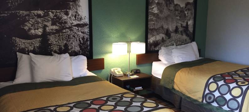 雷德菲尔德速8酒店(Super 8 by Wyndham Redfield)图片