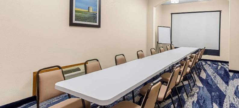 万塞讷舒适套房酒店(Comfort Suites)图片