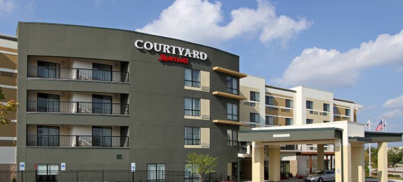 罗利北/三角镇中心万怡酒店(Courtyard Raleigh North/Triangle Town Center)图片