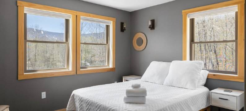 Modern Sugarbush Retreat with Apartment and Mountain Views!图片