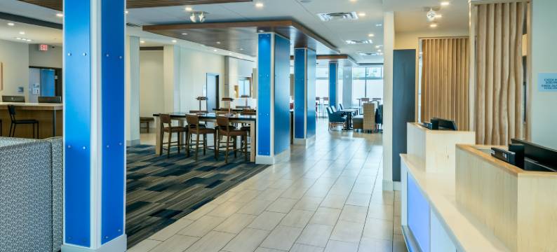 梅德福智选假日套房(Holiday Inn Express & Suites MEDFORD by IHG)图片