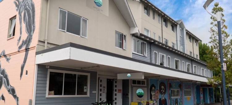 位于湖边的旅舍(Based by the Lake)图片