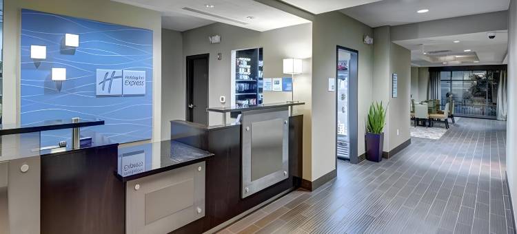 智选假日套房酒店堪萨斯城(Holiday Inn Express & Suites Kansas City KU Medical Center)图片