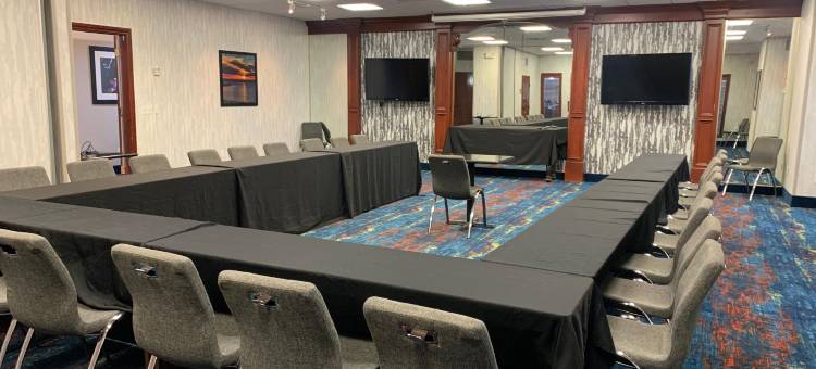 俄克拉何马市北奎尔斯普林拉昆塔温德姆套房酒店(La Quinta Inn & Suites by Wyndham OKC North - Quail Springs)图片