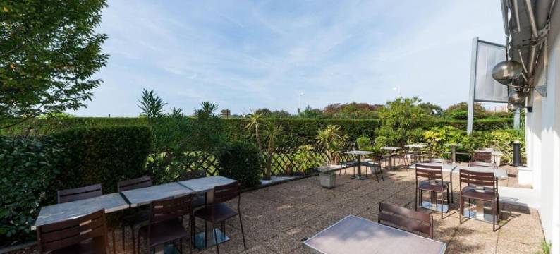 比亚里茨机场钟楼酒店(Campanile Biarritz)图片