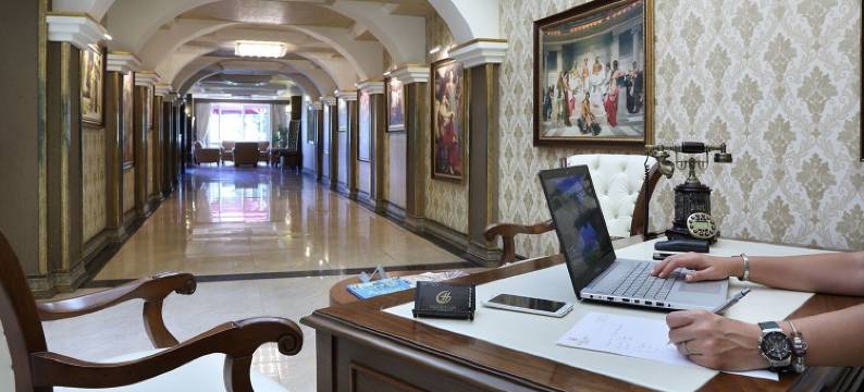 金湖酒店(Golden Lake Hotel)图片