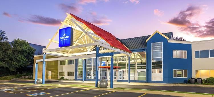 AmericInn by Wyndham Omaha Near Zoo(The Inn & Suites Omaha Near Zoo)图片