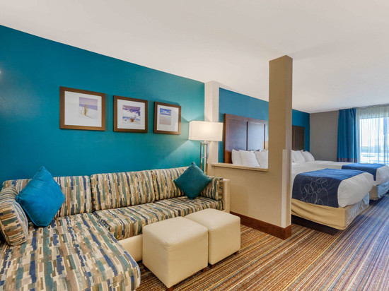 舒适套房酒店-拉斯克鲁塞斯25号州际公路北