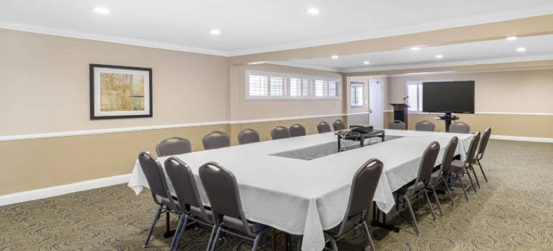 奥克斯纳德贝斯特韦斯特酒店(Best Western Oxnard Inn)图片