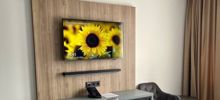 "OZO宾馆安塔雷斯机场"(OZO Hotels Antares Airport)图片