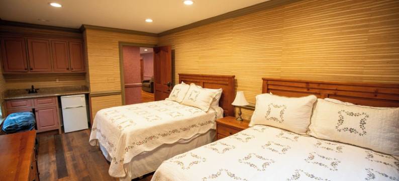 霍华溪旅馆(Howard's Creek Inn)图片