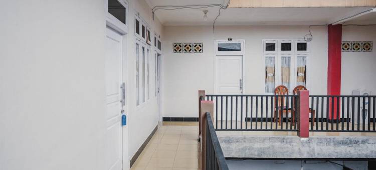 红多兹伊斯兰酒店-近里瓦植物园(RedDoorz Syariah Near Kebun Raya Liwa)图片