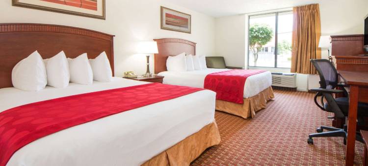 伊尼德华美达酒店(Ramada by Wyndham Enid)图片