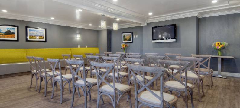 迪克森贝斯特韦斯特优质酒店(Best Western Plus Dixon Davis)图片