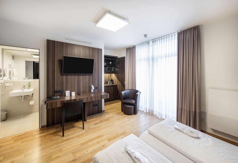 SevenDays Hotel BoardingHouse Hotel Overview